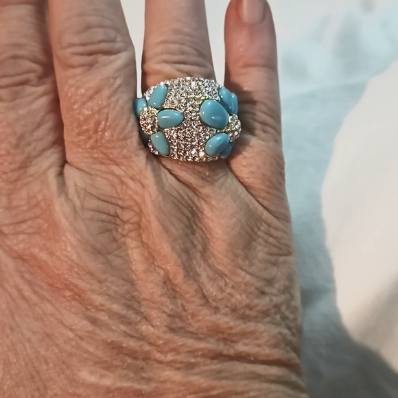 Pave crystal and Blue stone floral ring - Picture 3 of 5